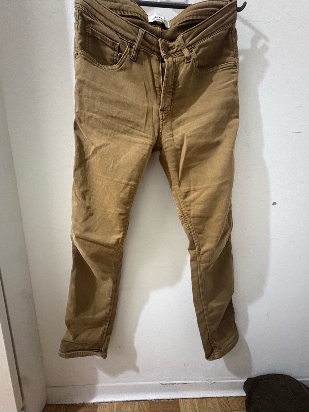 DUER Straight Leg Women's Jeans in Camel